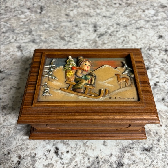 Hummel Other - 1986 Goebel Hummel First Edition Ride into Christmas Music Box - New in Box
